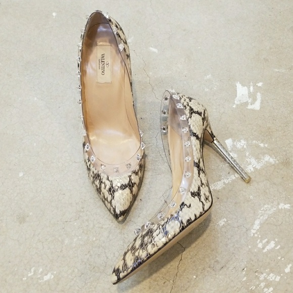 Authentic Valentino Rockstud Heels - Picture 3 of 8